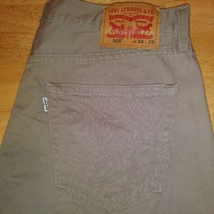 Mens levi